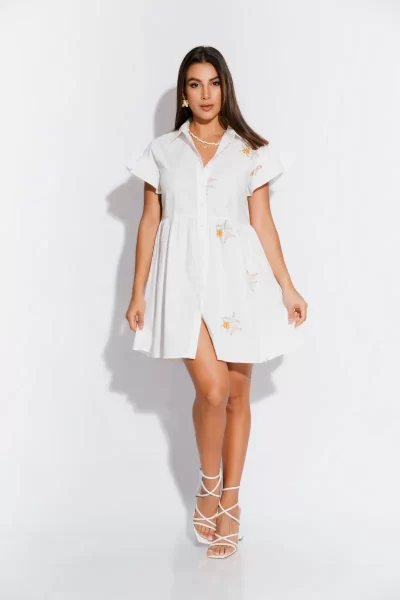 Vestido Blanco con flores bordadas